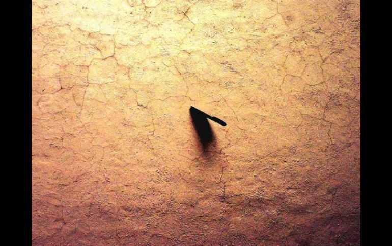 El machete incrustado en un muro del patio permanecerá hasta el 10 de febrero.  /