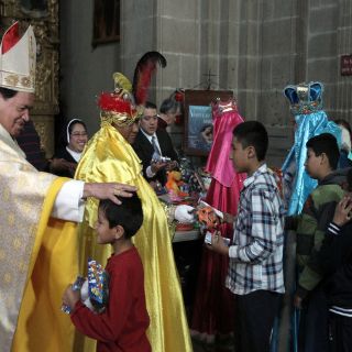 Lamenta cardenal Rivera descuido y abusos contra menores de edad