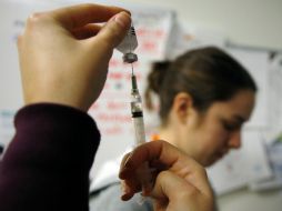 La Secretaría de Salud continúa con la aplicación de vacunas para evitar la enfermedad. ARCHIVO /