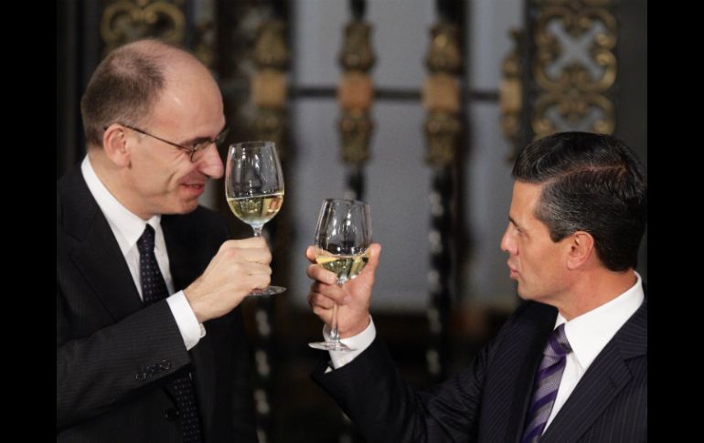Peña y Letta reconocen la necesidad de revitalizar y estrechar la relación entre ambas naciones. EFE /