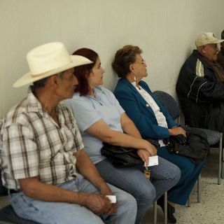 Sesiones de instrucción cognitiva benefician a ancianos