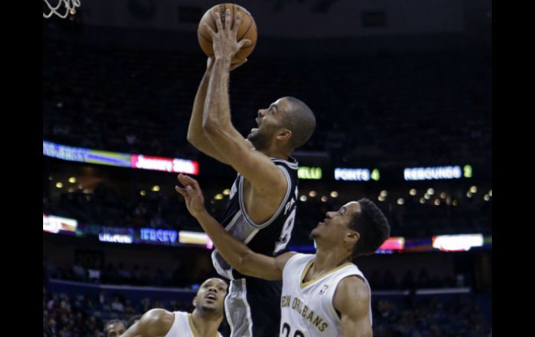 Parker (9) fue el de mayor puntería con 27 puntos y siete asistencias. AP /