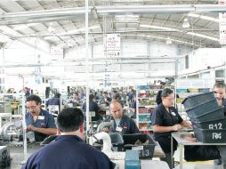 El salario es insuficiente para costear un estilo de vida digno: especialistas.EE  /