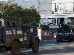El convoy de elementos se encuentra integrado por más de 30 camionetas de la Policía Federal. ARCHIVO /
