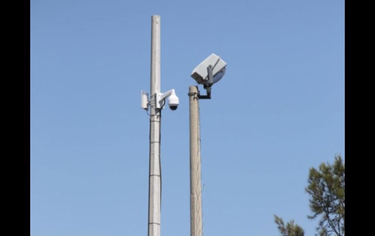 Con las 8 mil 088 cámaras del C4, existentes desde 2009 al 2013, han atendido un millón 392 mil 893 reportes. ARCHIVO /