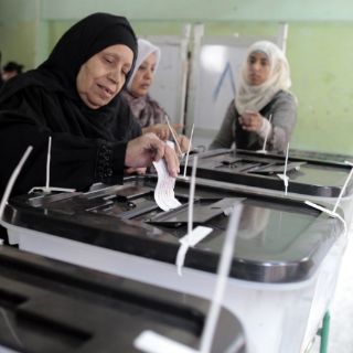 Mueren 11 personas en primer día de votación en Egipto