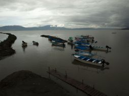 Durante el presente estiaje Chapala ha descendido 12 centímetros de los 97 que ganó en el temporal. ARCHIVO /