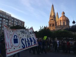 Los trabajadores estuvieron frente a Palacio de Gobierno.  /