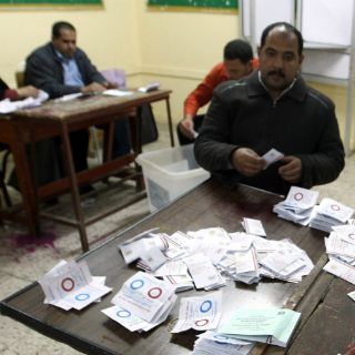 Mayoría de egipcios votan a favor de nueva constitución