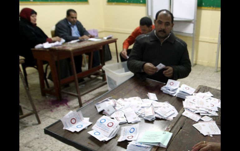 Los resultados definitivos de las votaciones se darán a conocer dentro de tres días. EFE /