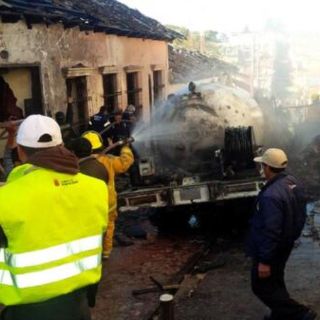 Pipa de gas explota en Chiapas