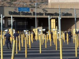 El joven de secundaria despertó sospechas cuando hacía fila para cruzar la frontera a pie. ARCHIVO /