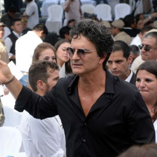 Ricardo Arjona inaugura su propia escuela en Guatemala