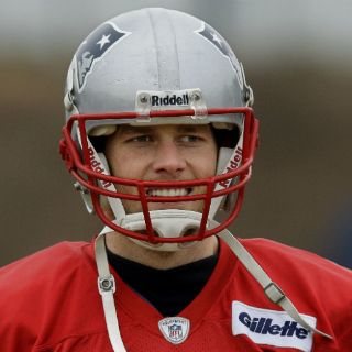 Tom Brady vuelve a las prácticas de los Patriotas