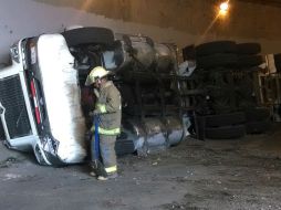 Personal de Protección Civil acudió al lugar. ESPECIAL /