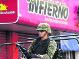 Policías municipales de las localidades ocupadas por las fuerzas federales han sido enviados a Tlaxcala para ser evaluados. AFP /
