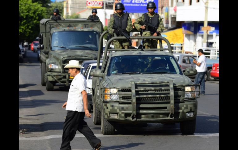 La actuación de elementos del Ejército y Policía Federal implica gastos provenientes de la Federación. AFP /