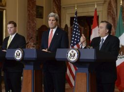 Los cancilleres de México, Antonio Meade (d), de EU, John Kerry (c); y de Canadá, John Baird (i). EFE /