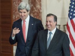 John Kerry y José Antonio Meade (d) comparten la cooperación para combatir el crimen organizado a través de la Iniciativa Mérida. AFP /