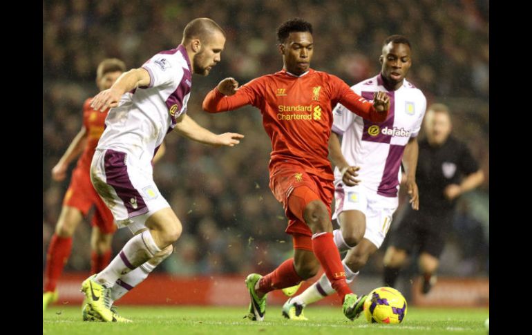 Aston Villa mostró superioridad la mayor parte del encuentro realizado en Anfield. AP /
