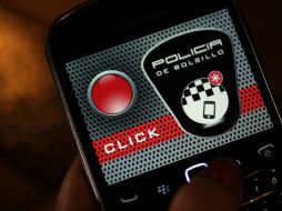 La aplicación permite que en tiempo real la gente pueda notificar sus emergencias a familiares. AFP /