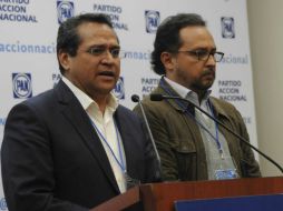 Juan Manuel Oliva (i) y Gerardo Cortázar Lara (d) durante conferencia en el marco de la Sesión Ordinaria del PAN. SUN /