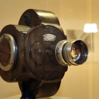 Buscan espacio para fotos de cine mexicano