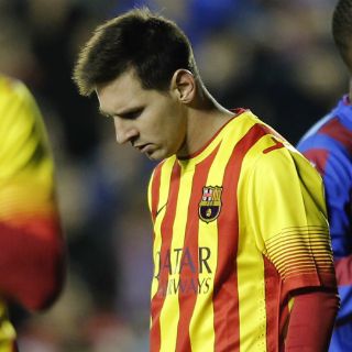 Levante frena al Barcelona