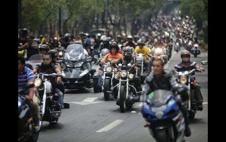 En el recorrido para proteger cascos y unidades participaron motociclistas de otras partes de la República Mexicana. ARCHIVO /