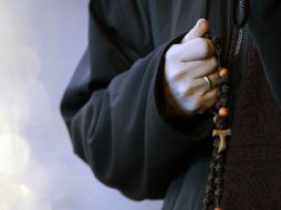 El sacerdote Luis Bolívar fue detenido por ser sospechoso de narcotráfico. ARCHIVO /