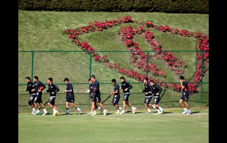 El equipo titular sostuvo una charla con el cuerpo técnico encabezado por Tomás Boy.  /