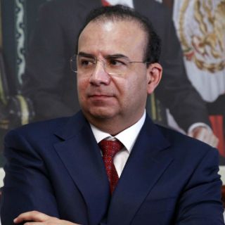 Asaltan a Navarrete Prida en DF; le quitan reloj de 300 mil pesos