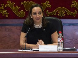 Claudia Ruiz Massieu da una conferencia magistral durante la Feria Internacional de Turismo de Madrid. NTX /