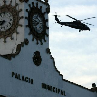 Fausto Vallejo se reúne con su gabinete en Apatzingán