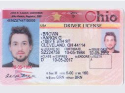 El joven obtuvo una licencia para conducir vehículos y barcos. ESPECIAL /