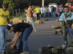 Peña Nieto ordena desplegar acciones a su gobierno para atender las causas que originan la inseguridad en Michoacán. EFE /