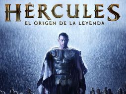 El actor Kellan Lutz aparece con su armadura y detrás de él un ejército, todos inmersos en un ambiente de lluvia. ESPECIAL /