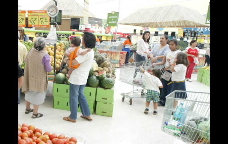Durante 2013 las cadenas de tiendas asociadas a la ANTAD registraron más de dos mil 100 nuevas aperturas. ARCHIVO /