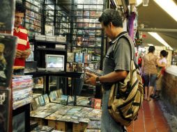 El impacto del comercio informal, que representa alrededor de 40 mil millones de pesos. ARCHIVO /