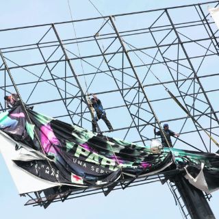 Amparos sostienen 70 espectaculares