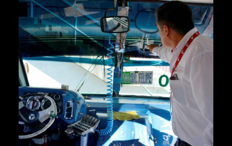 Con sólo tres deficiencias que se les detecten es motivo de la detención cuando las unidades están en circulación y con pasaje a bordo. ESPECIAL /