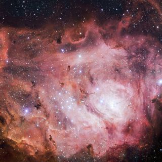 Captan la formación de estrellas en nebulosa de la Laguna