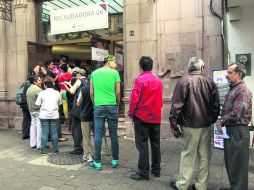 DEVOLUCIÓN. Para quienes pagaron una sanción por fotomulta antes del 10 de enero, deben reclamar el reembolso de 328 pesos.  /