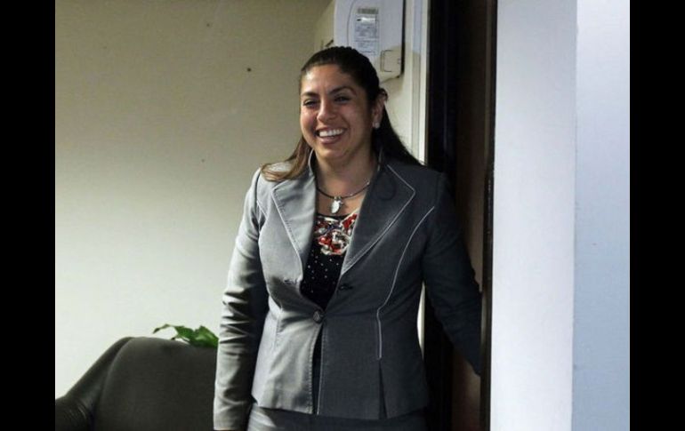 Elisa Ayón Hernández es señalada por comerciantes de exigirles dinero a cambio de retirar a ambulantes que afectaban sus negocios. ARCHIVO /