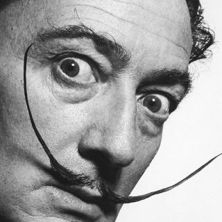 Bigote y figura hasta la sepultura