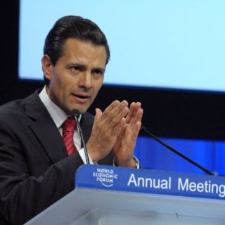 Peña Nieto destaca reformas en conferencia en Davos