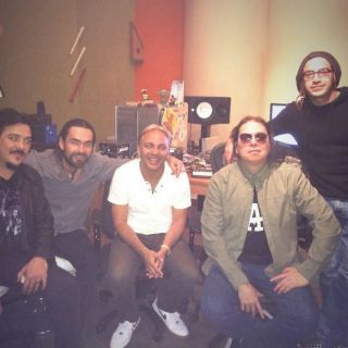 Cristian Castro y Jay de la Cueva colaboran con Genitallica