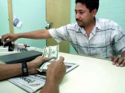 El aumento fue de 15 centavos. ARCHIVO /