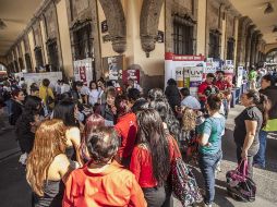La feria se encuentra en el exterior del Palacio municipal.  /