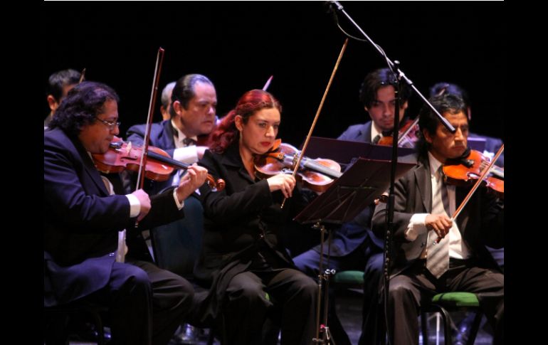 Creada hace 10 años, la OSBUAP ha sido dirigida por el maestro Alberto Moreno, y su padrino fue Armando Manzanero ARCHIVO /